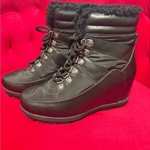 JustFab Wedge Winter Boots Black Size 6